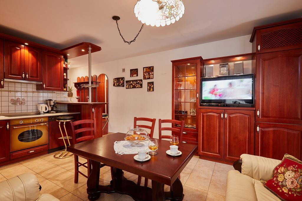 Okowita I Karat Apartment